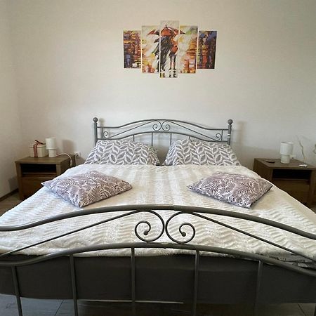 Fullhouse Apartmanhaz Zamárdi Extérieur photo