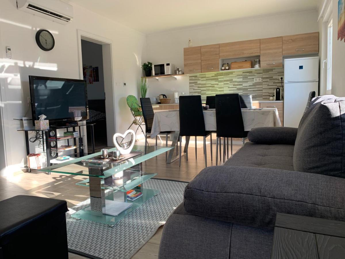Fullhouse Apartmanhaz Zamárdi Extérieur photo