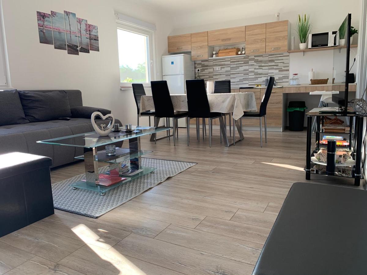 Fullhouse Apartmanhaz Zamárdi Extérieur photo