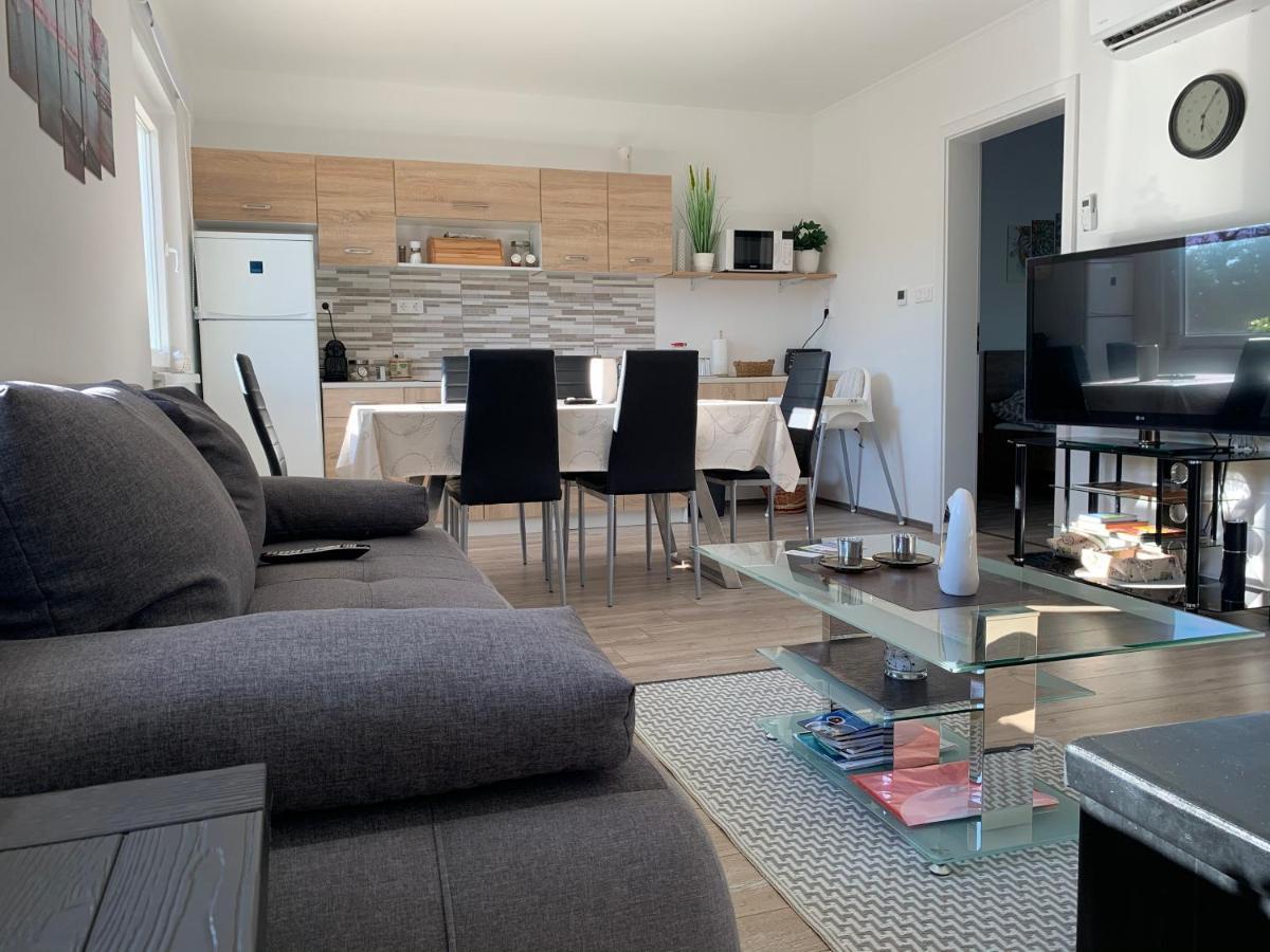 Fullhouse Apartmanhaz Zamárdi Extérieur photo