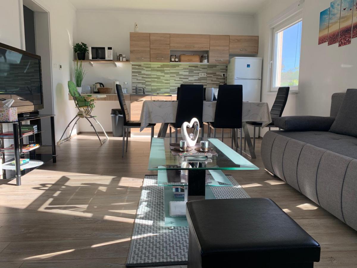 Fullhouse Apartmanhaz Zamárdi Extérieur photo
