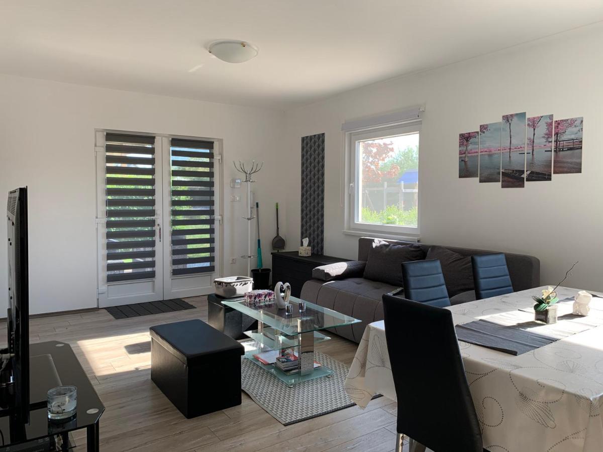 Fullhouse Apartmanhaz Zamárdi Extérieur photo